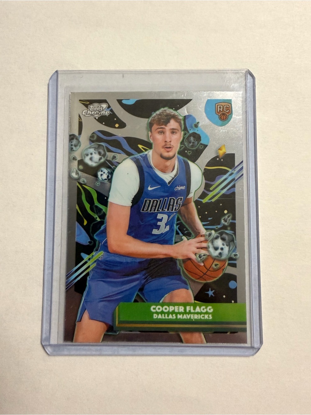Topps Dallas Mavericks Blue and Green Basketball Rookie Card